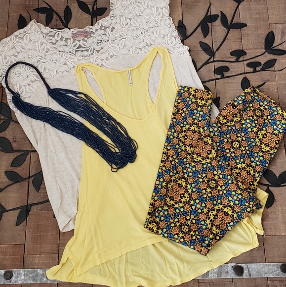 LuLaRoe Pants - Women's Casual Outfit Leggings, Top, Necklace